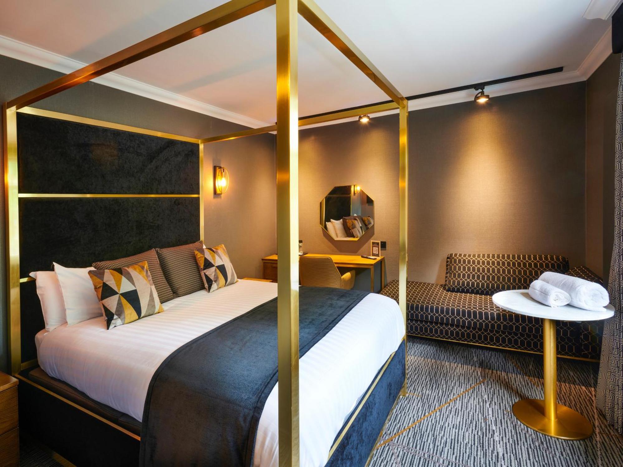 The Royal Toby Hotel Rochdale Exteriör bild