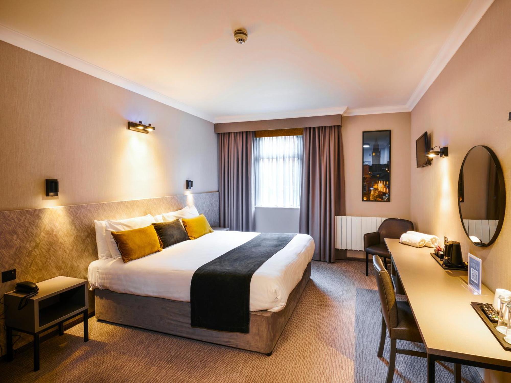 The Royal Toby Hotel Rochdale Exteriör bild