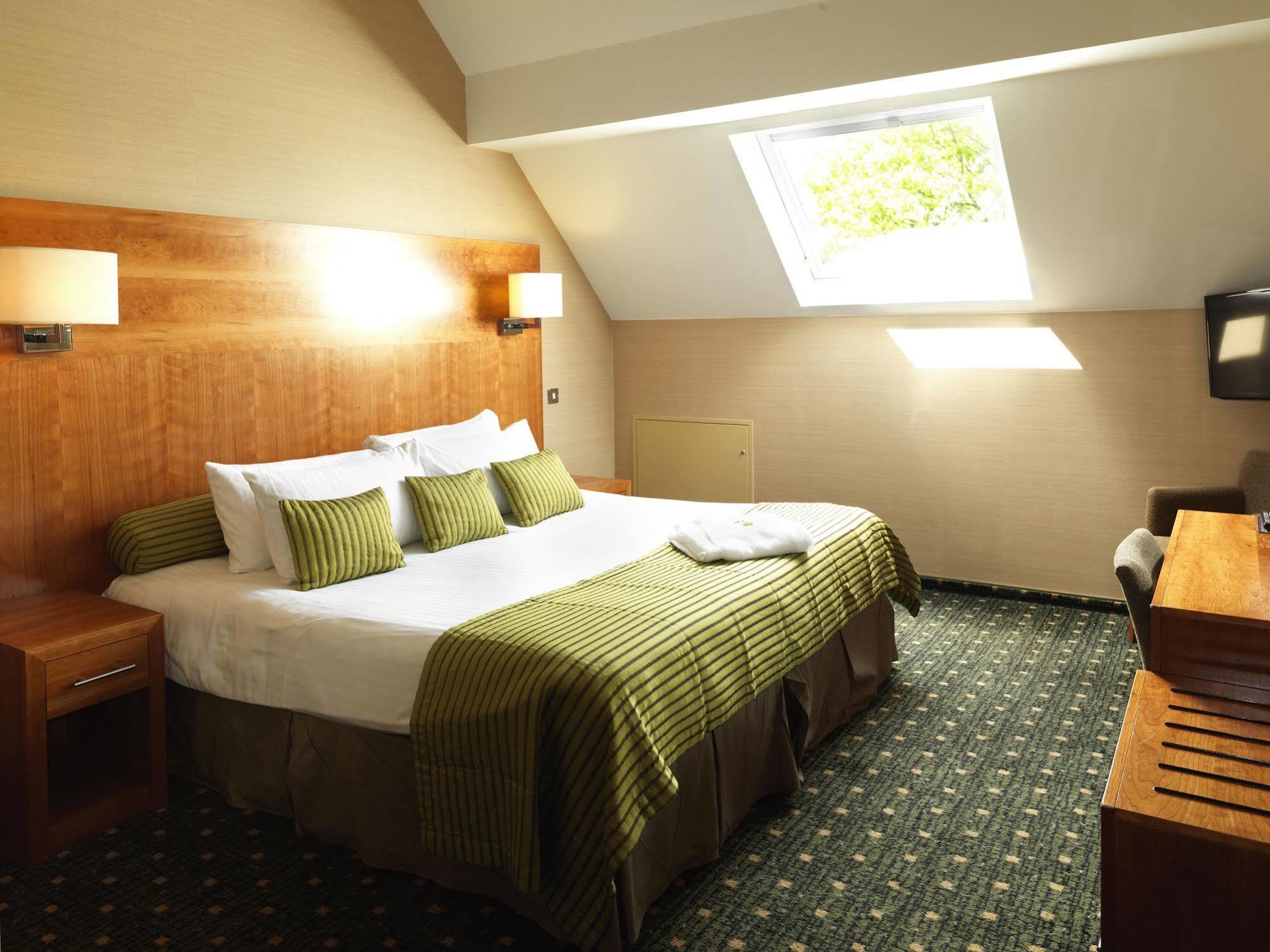 The Royal Toby Hotel Rochdale Exteriör bild